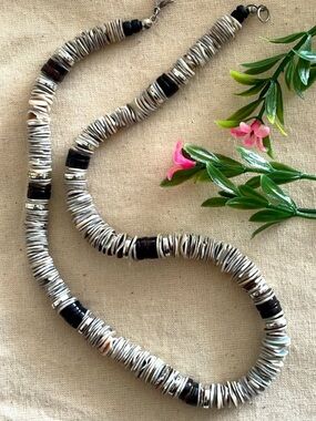 Hawaiian Clam Chip Shell Surfer Necklace Unisex Beach Choker 16